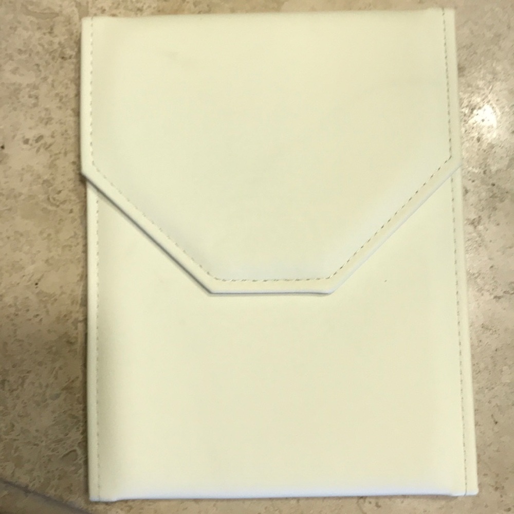 Jared necklace gift holder